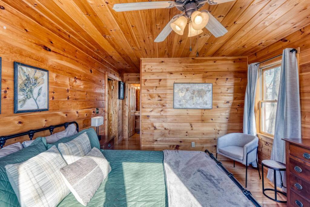 Mtn Sleeps 10 - 5 Mins To Fishing & Holiday home *